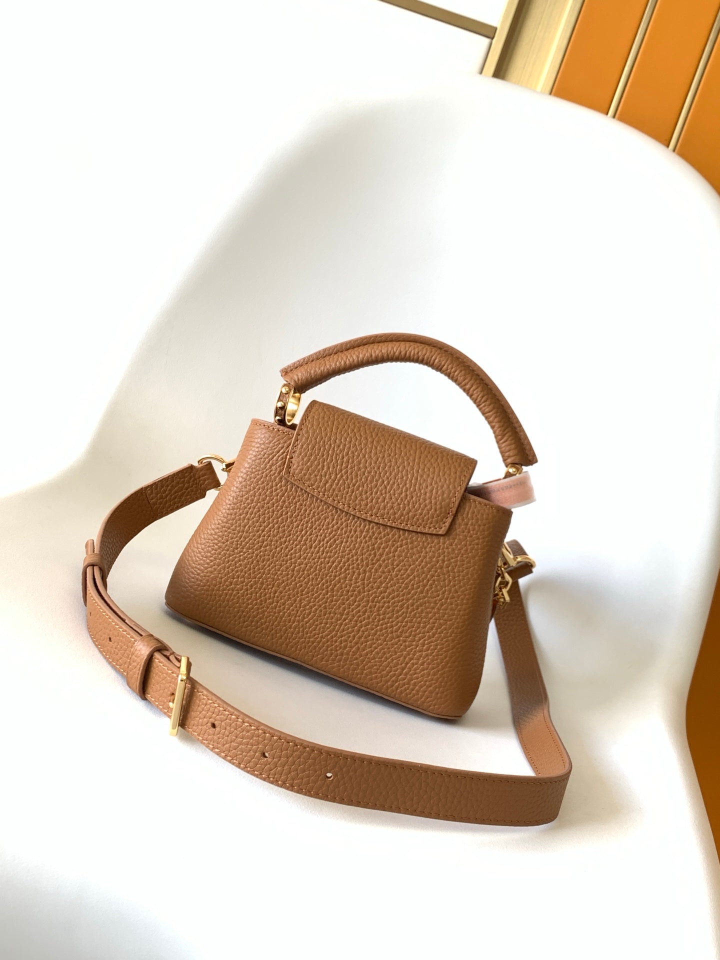 LOUIS VUITTON LV 25S CAPUCINES BAG 21 IN TAN CALFSKIN GOLD HARDWARE