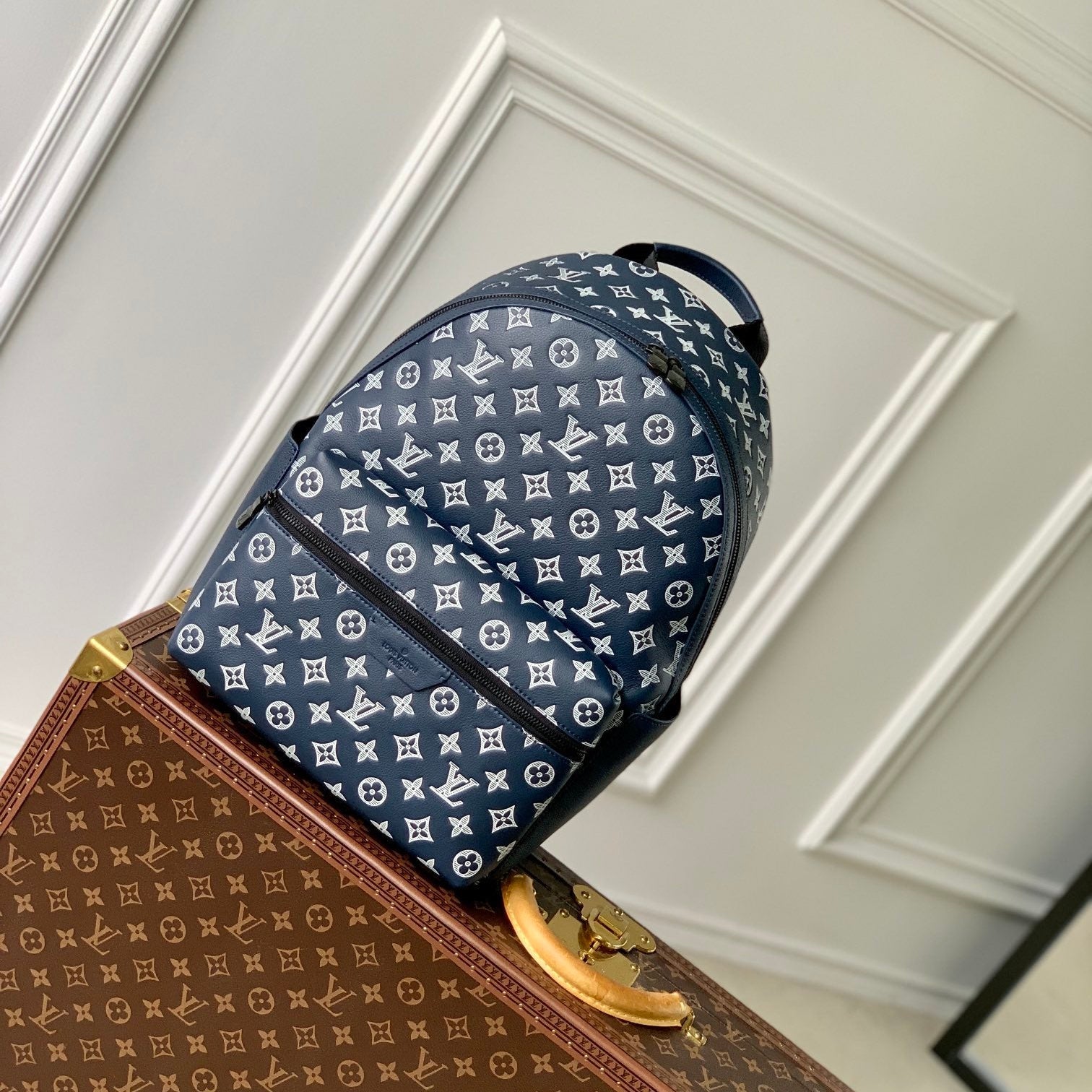 LOUIS VUITTON DISCOVERY PM BACKPACK 38 IN NAVY BLUE LAMBSKIN WHITE MONOGRAM LOGO