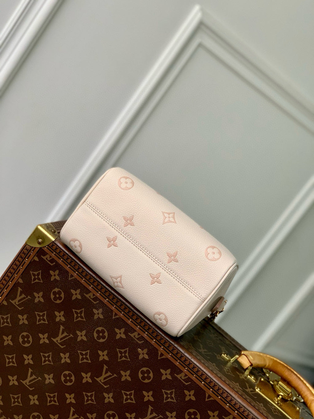 LOUIS VUITTON SPEEDY BANDOULIÈRE 20.5 IN LIGHT PINK MONOGRAM EMPREINTE CANVAS
