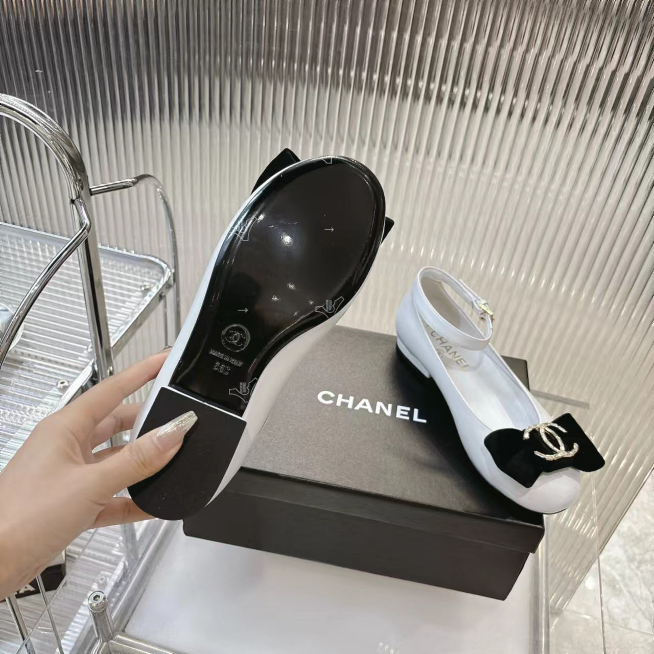 CHANEL BOW MARY JANE SHOES IN WHITE LAMBSKIN