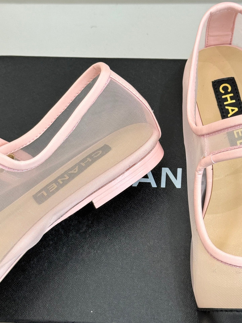 CHANEL FLAT SHOES IN PINK MESH AND BLACK LAMBSKIN