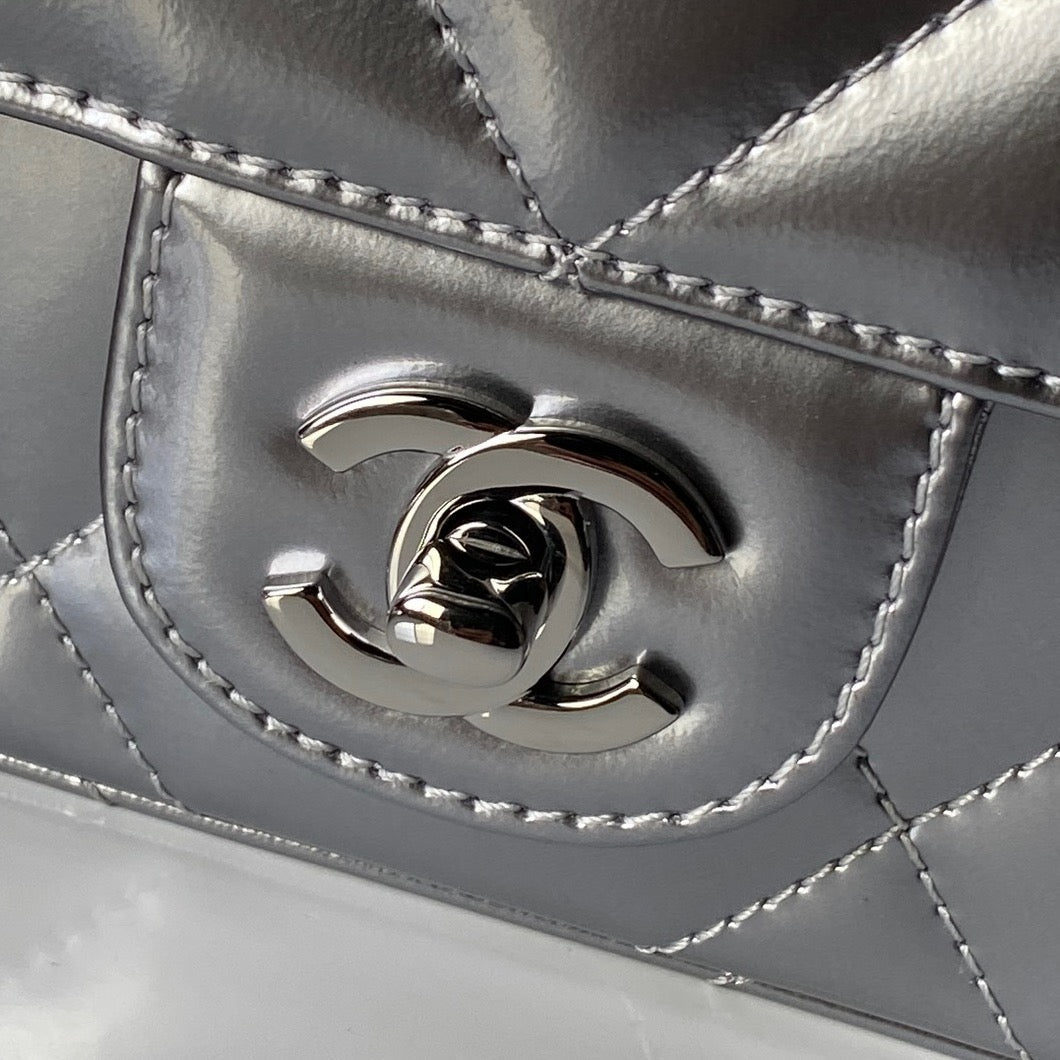 CHANEL 25S FLAP BAG 18 IN SILVER METALLIC CALFSKIN