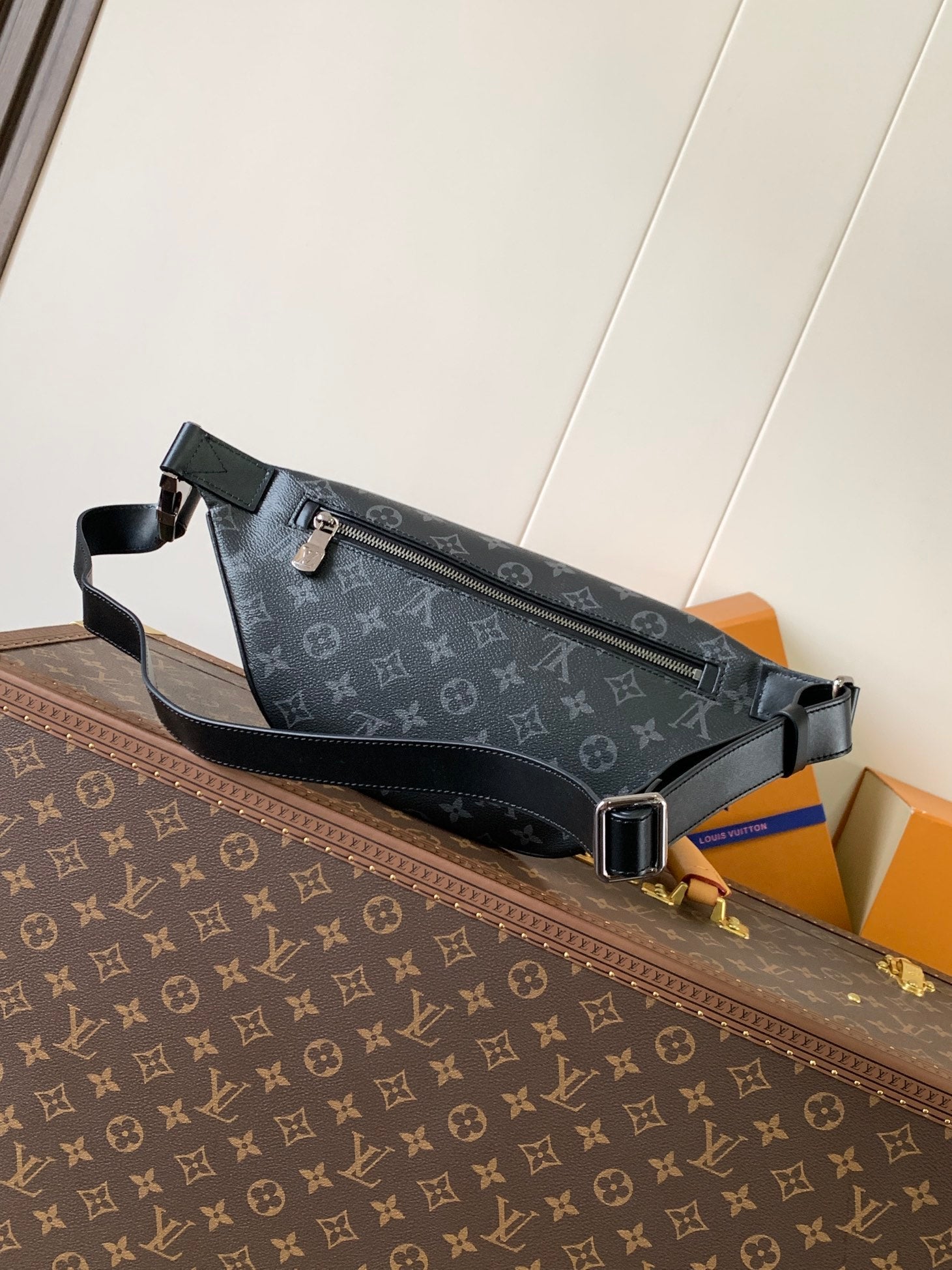 LOUIS VUITTON LV 25S DISCOVERY BUMBAG 44 IN BLACK AQUA MONOGRAM ECLIPSE CANVAS AND CALFSKIN