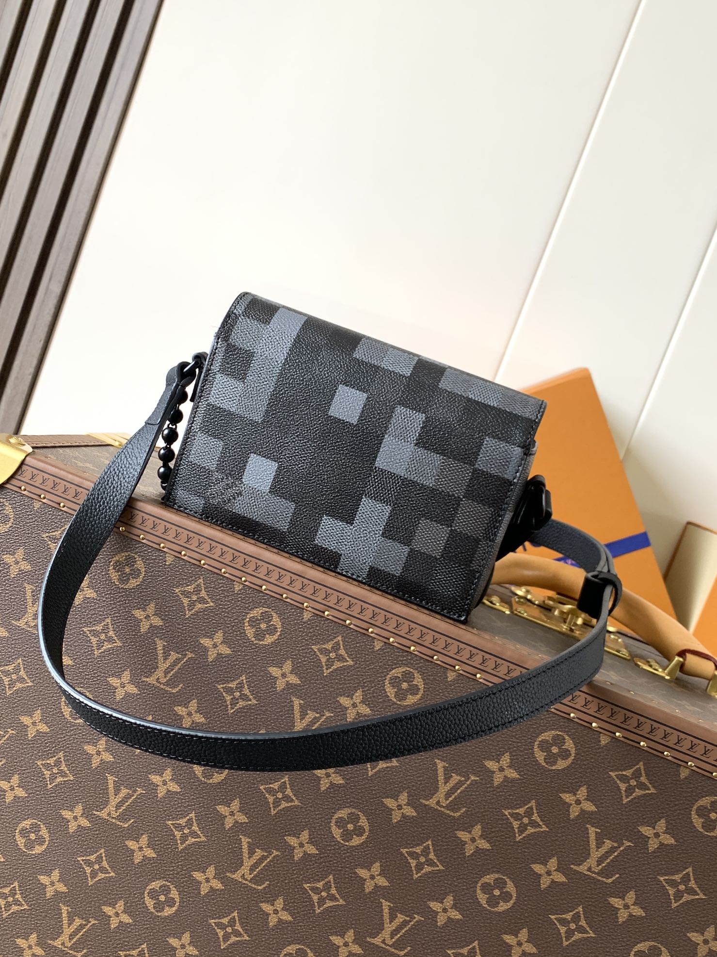 LOUIS VUITTON LV 25S STEAMER BAG 18 IN DAMOFLAGE BLACK CANVAS
