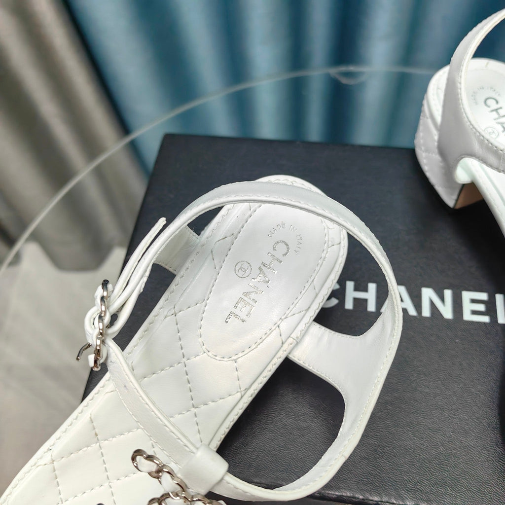 CHANEL CLASSIC THONG SANDALS WHITE LAMBSKIN WITH PEARL BUCKLE