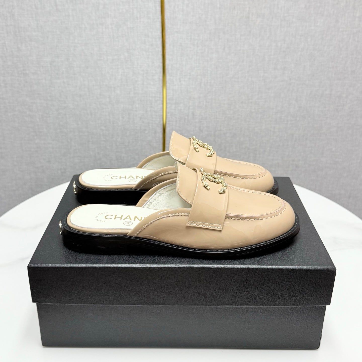 CHANEL FLAT MULE 25S IN LIGHT BEIGE CALFSKIN STYLE 9