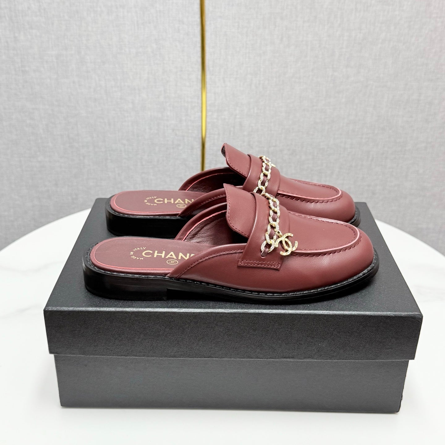 CHANEL FLAT MULE 25S IN DARK RED CALFSKIN STYLE 1
