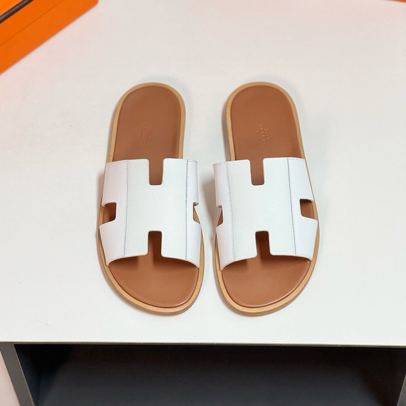 HERMES IZMIR SANDAL LIGHT BROWN MIX WHITE LAMBSKIN