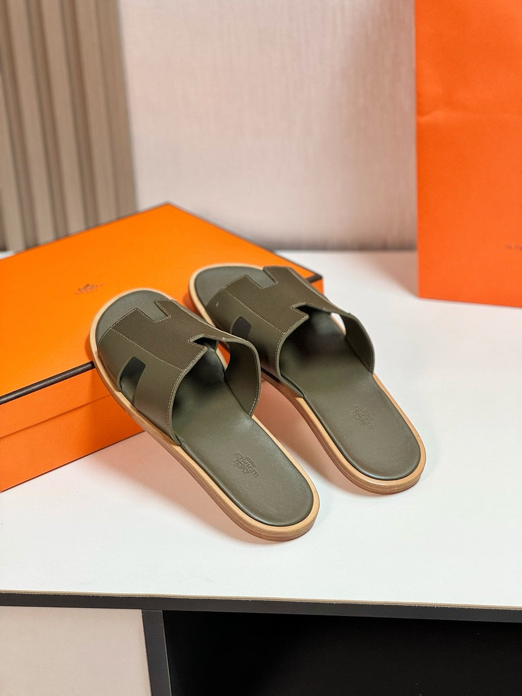 HERMES IZMIR SANDAL MOSS LAMBSKIN
