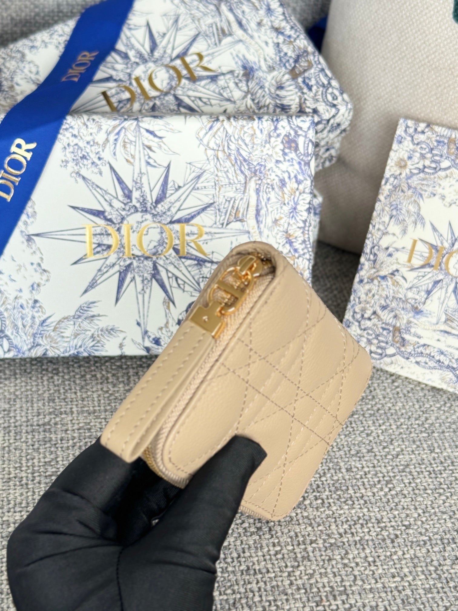 DIOR CARO SCARLET WALLET 11 IN BEIGE MACROCANNAGE CALFSKIN