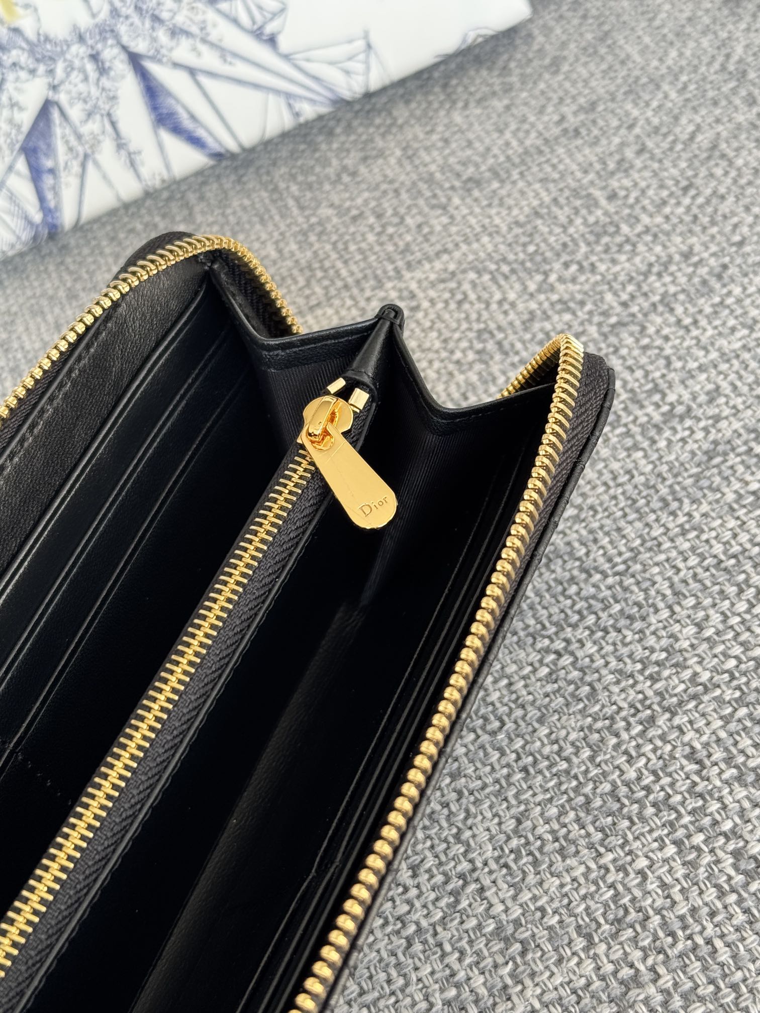 DIOR VERTICAL LONG ZIP WALLET 20 IN BLACK QUILTED ALLOVER CALFSKIN