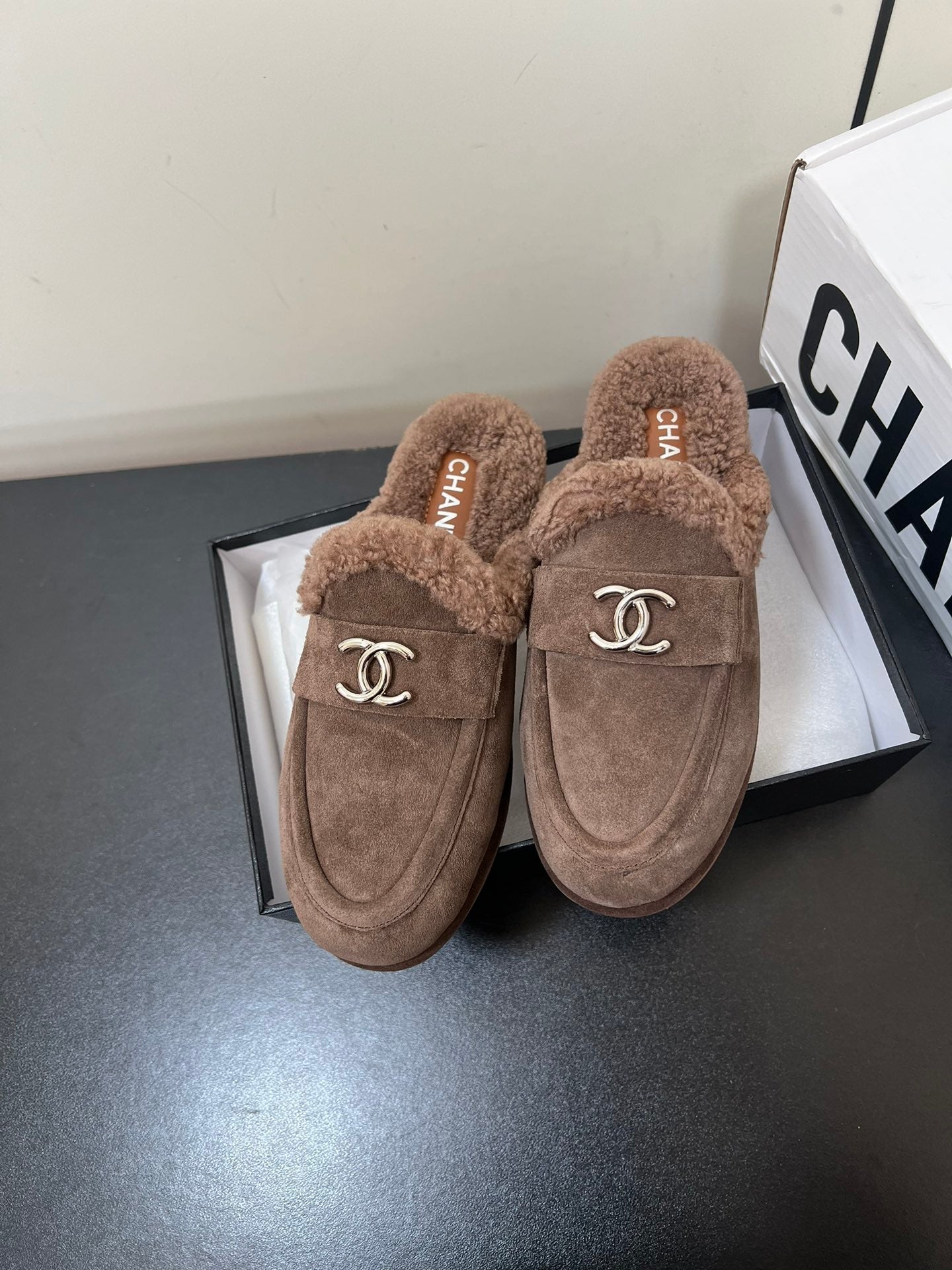 CHANEL LOAFERS MULE IN MEDIUM BROWN SUEDE AND FLEECE LINING
