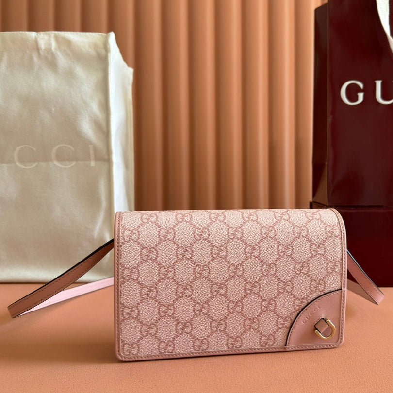 GUCCI EMBLEM WALLET  MONOGRAM 20 IN LIGHT PINK SMOOTH CALFSKIN