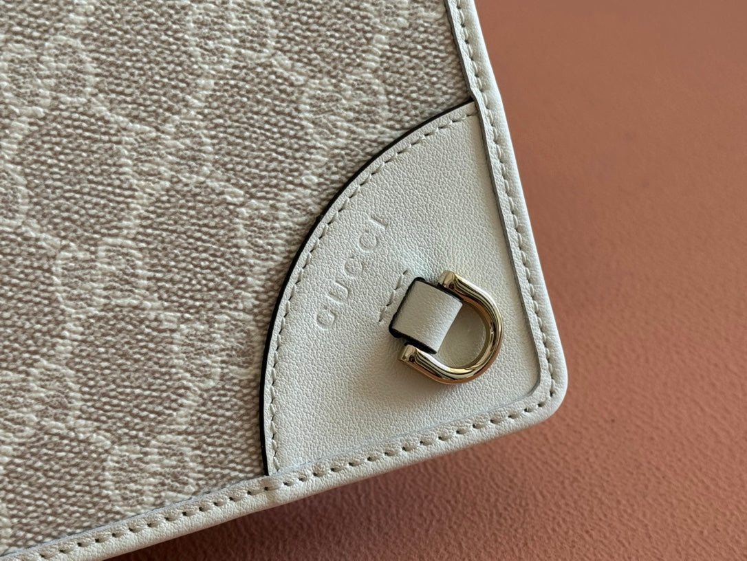 GUCCI EMBLEM WALLET  MONOGRAM 20 IN BEIGE AND WHITE SMOOTH CALFSKIN