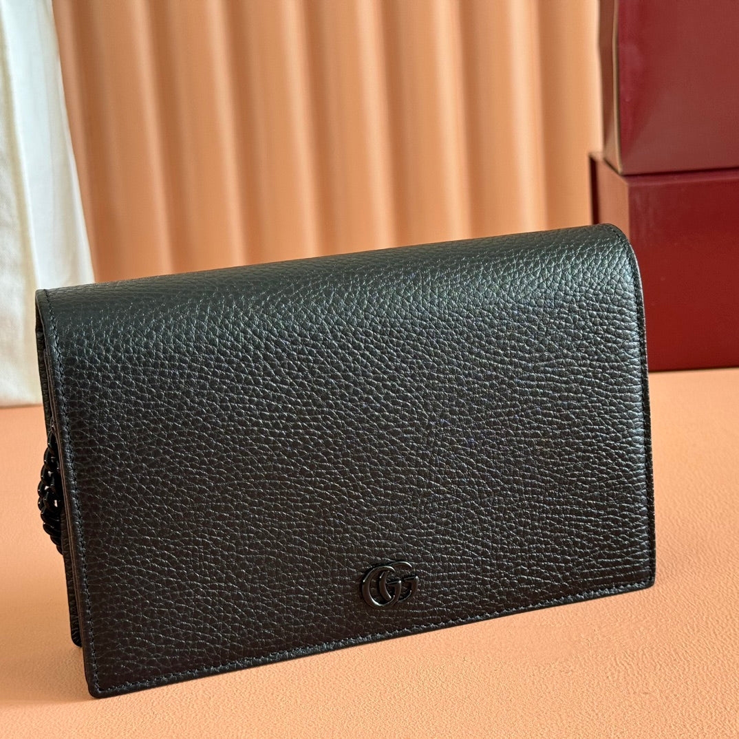 GUCCI MARMONT 20 MINI CHAIN BAG IN BLACK CALFSKIN