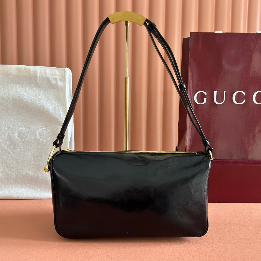 GUCCI 26S SHOULDER BAG 31 IN BLACK SHINY CALFSKIN