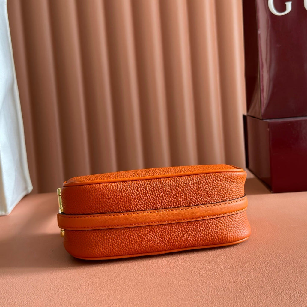 GUCCI 26S SHOULDER BAG 19 IN ORANGE CALFSKIN
