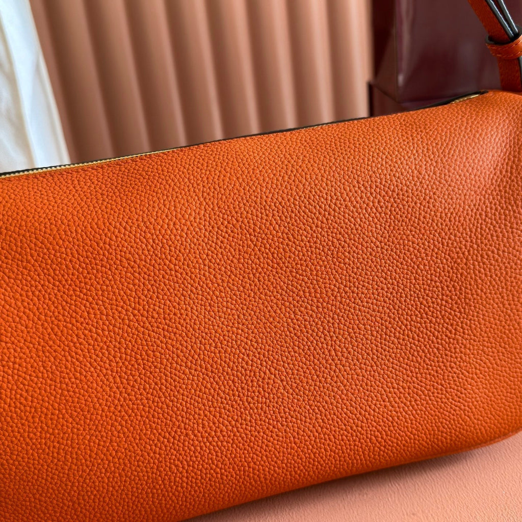 GUCCI 26S SHOULDER BAG 31 IN ORANGE CALFSKIN