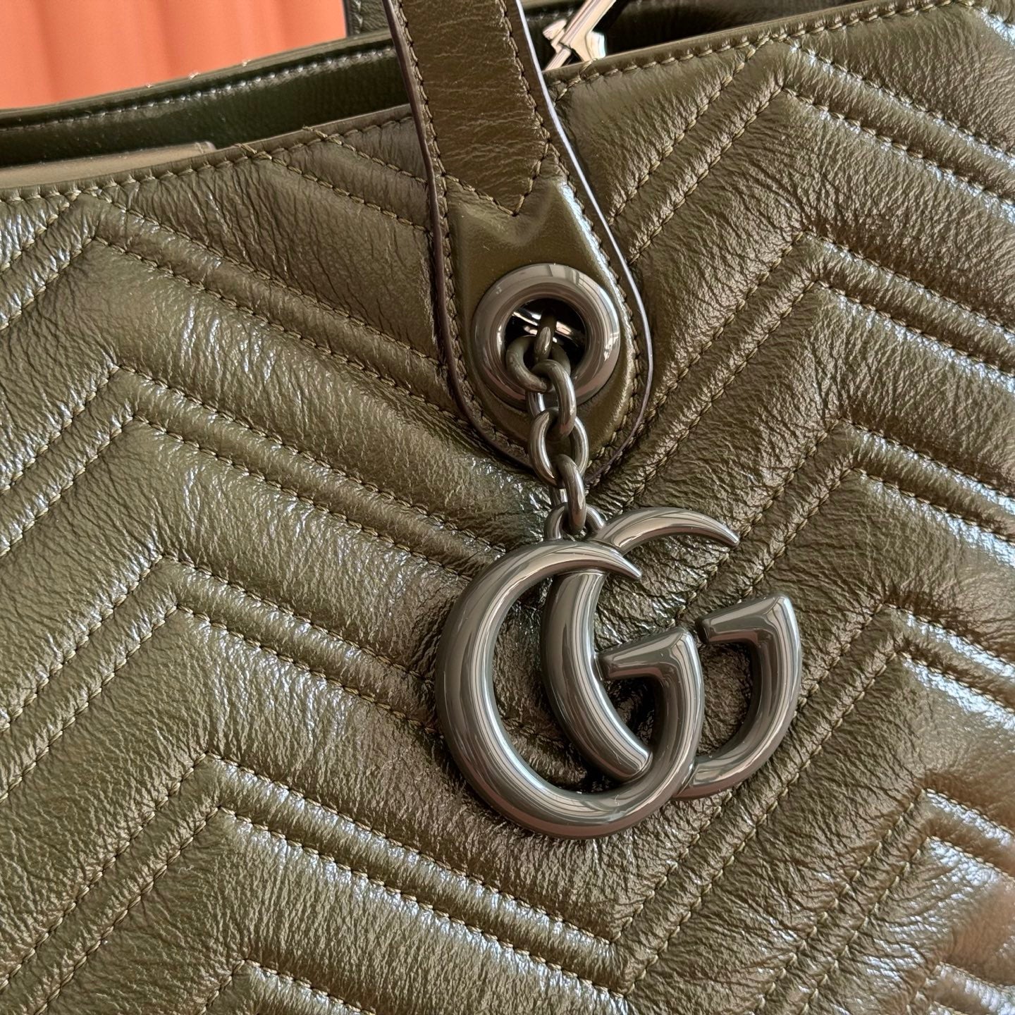 GUCCI 26S  MARMONT TOTE BAG 30 IN MOSS GREEN CALFSKIN