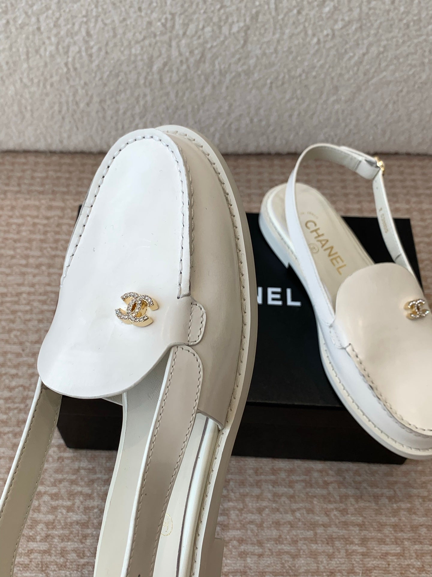 CHANEL MOASIN SLINGBACK IN WHITE PATENT CALFSKIN