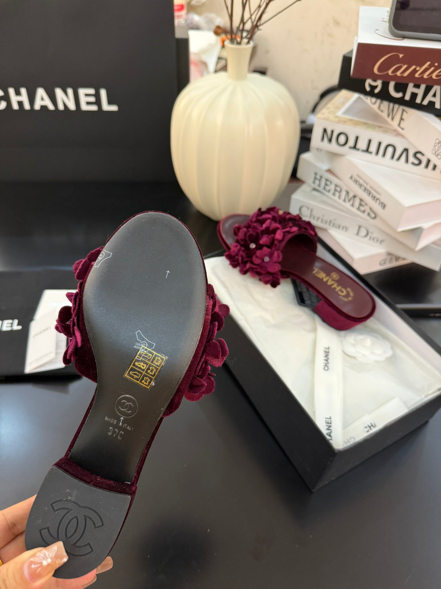 CHANEL MID HEEL 45 MM MULE IN PLUM PURPLE VELVET