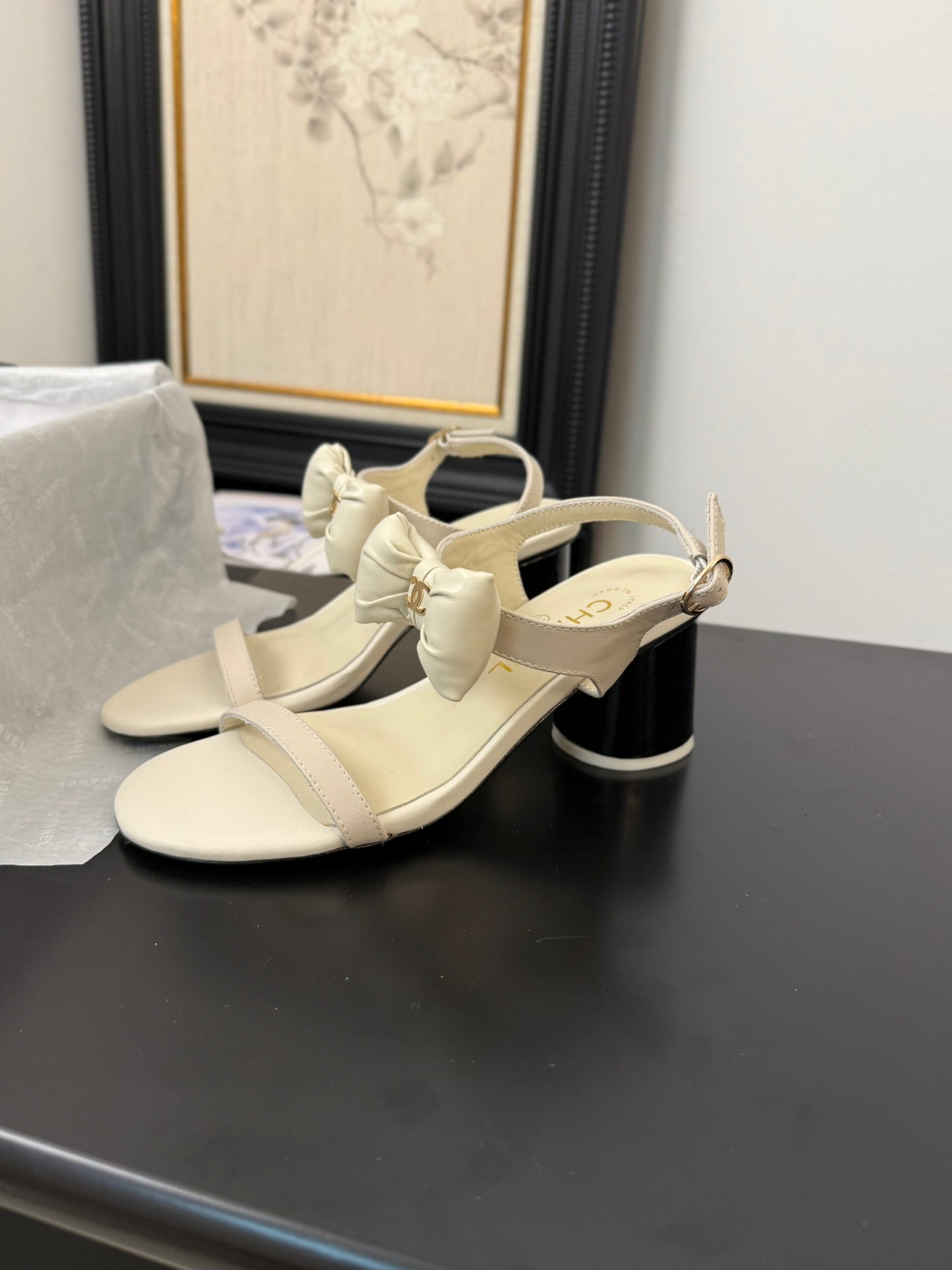 CHANEL MID HEEL 45 MM SANDALS IN WHITE CREAM CALFSKIN