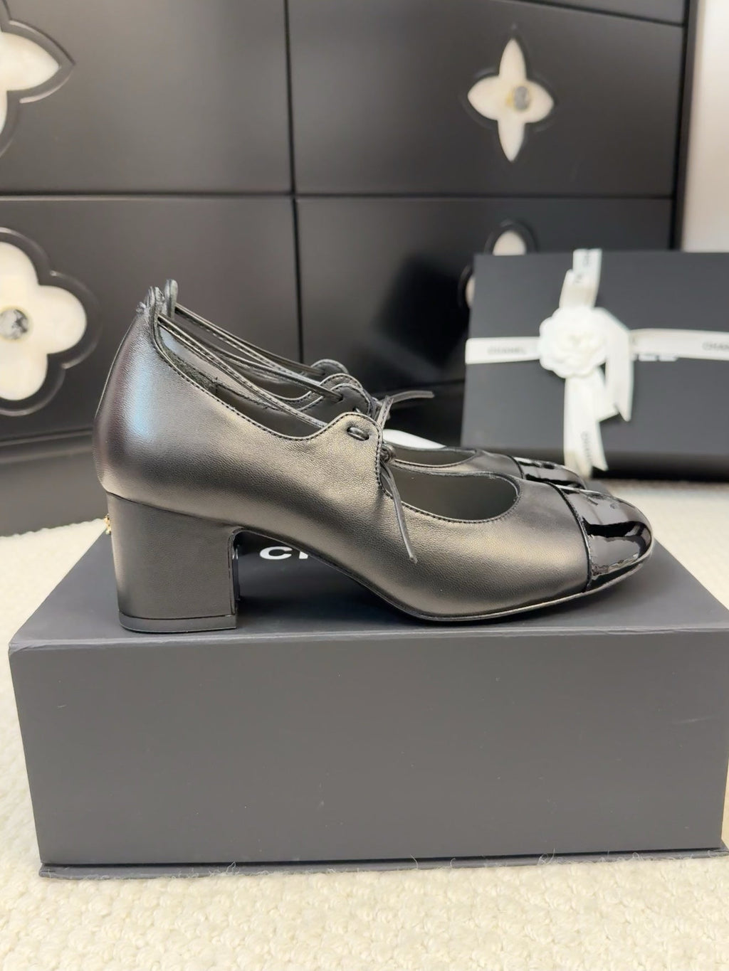 CHANEL MARY JANE PUMPS 55 MM IN BLACK LAMBSKIN