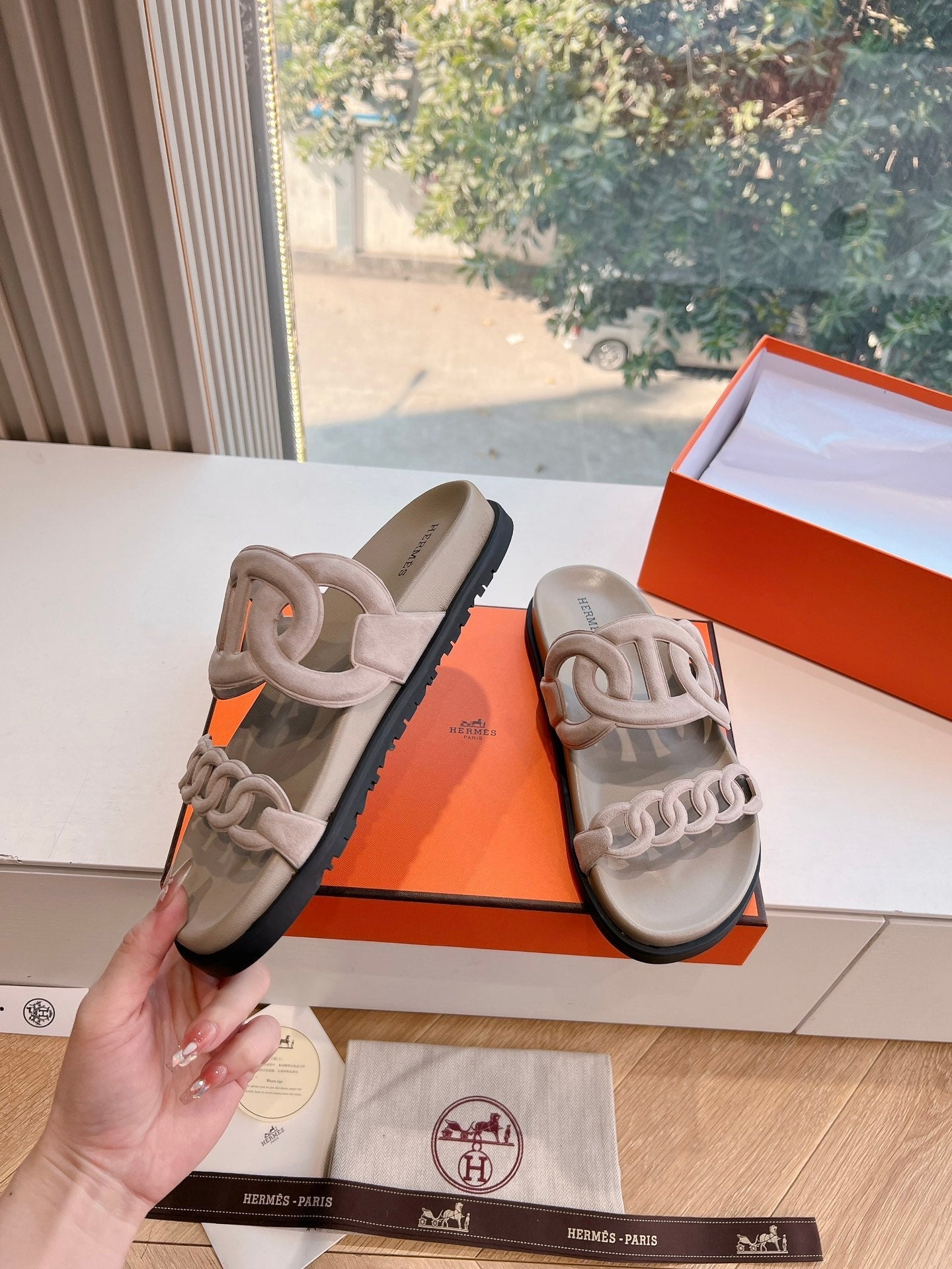 HERMES EXTRA SANDAL IN NUDE BEIGE SUEDE