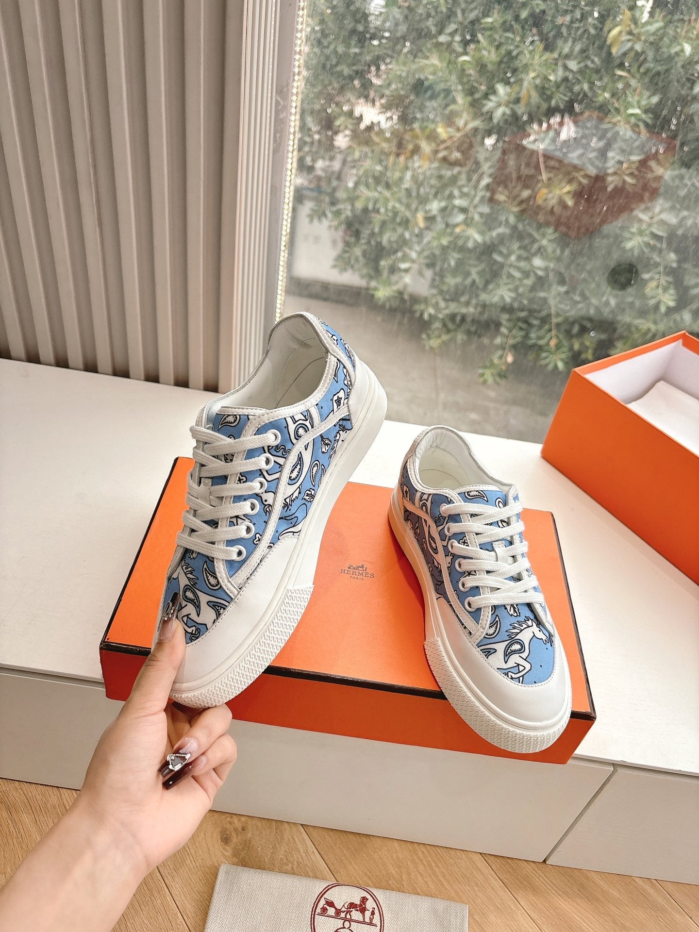 HERMES GET SNEAKER IN WHITE MIX CERULEAN BLUE MAXI CANVAS AND CALFSKIN