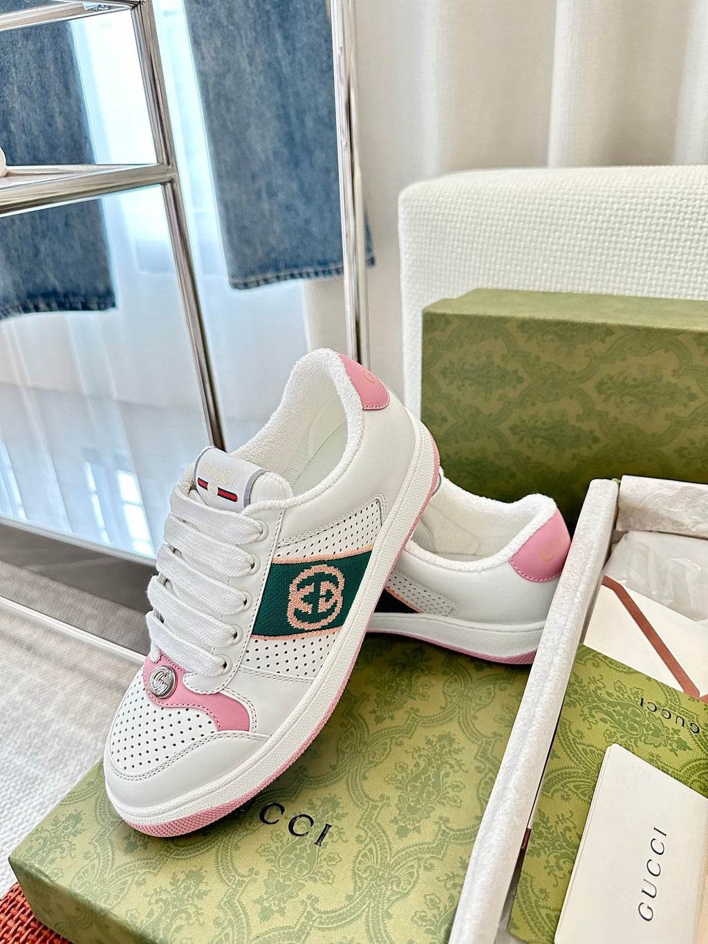 GUCCI SCREENER SNEAKER WHITE AND PINK CALFSKIN