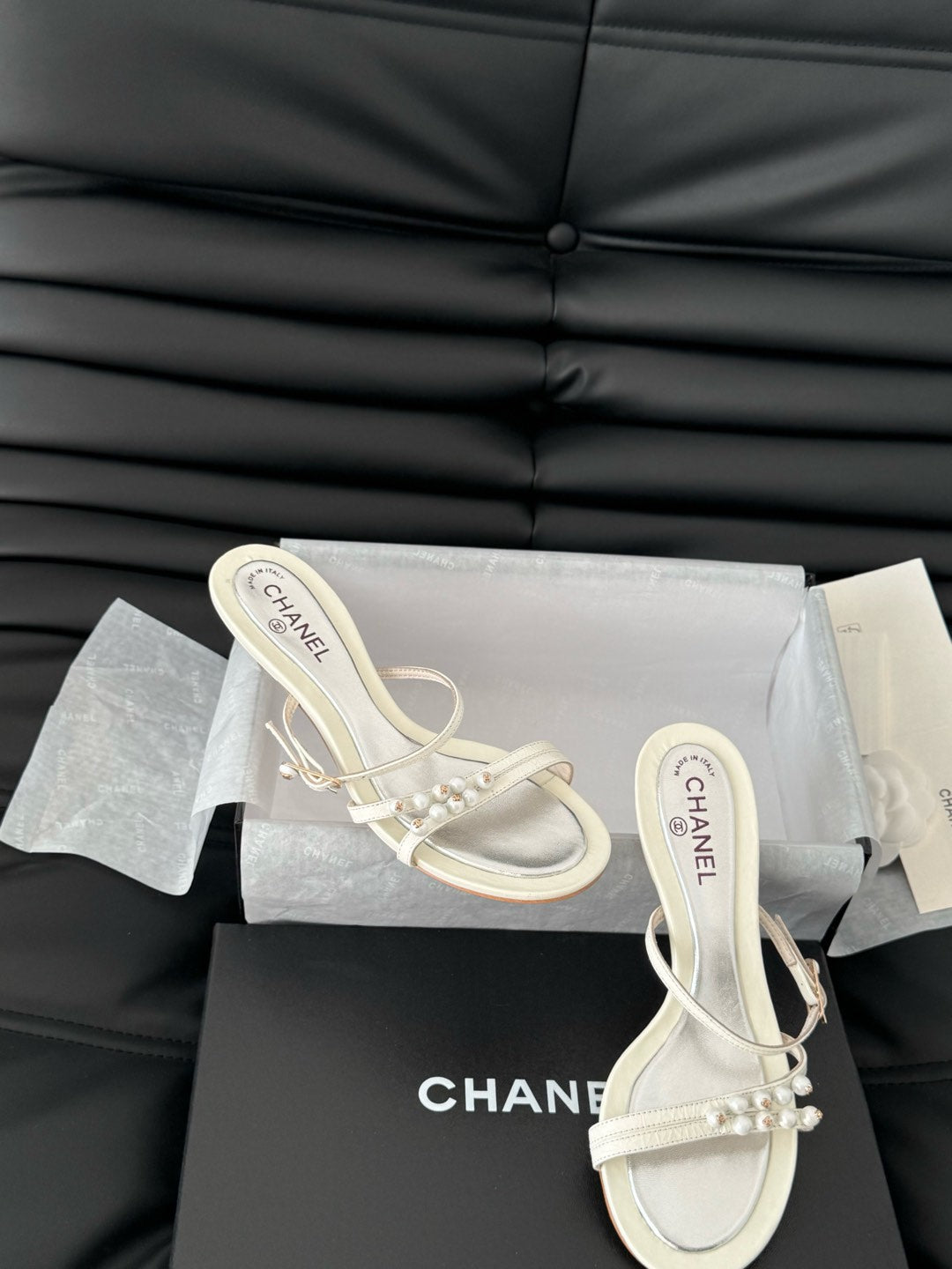 CHANEL PEARL SANDAL IN WHITE LAMBSKIN 35 MM