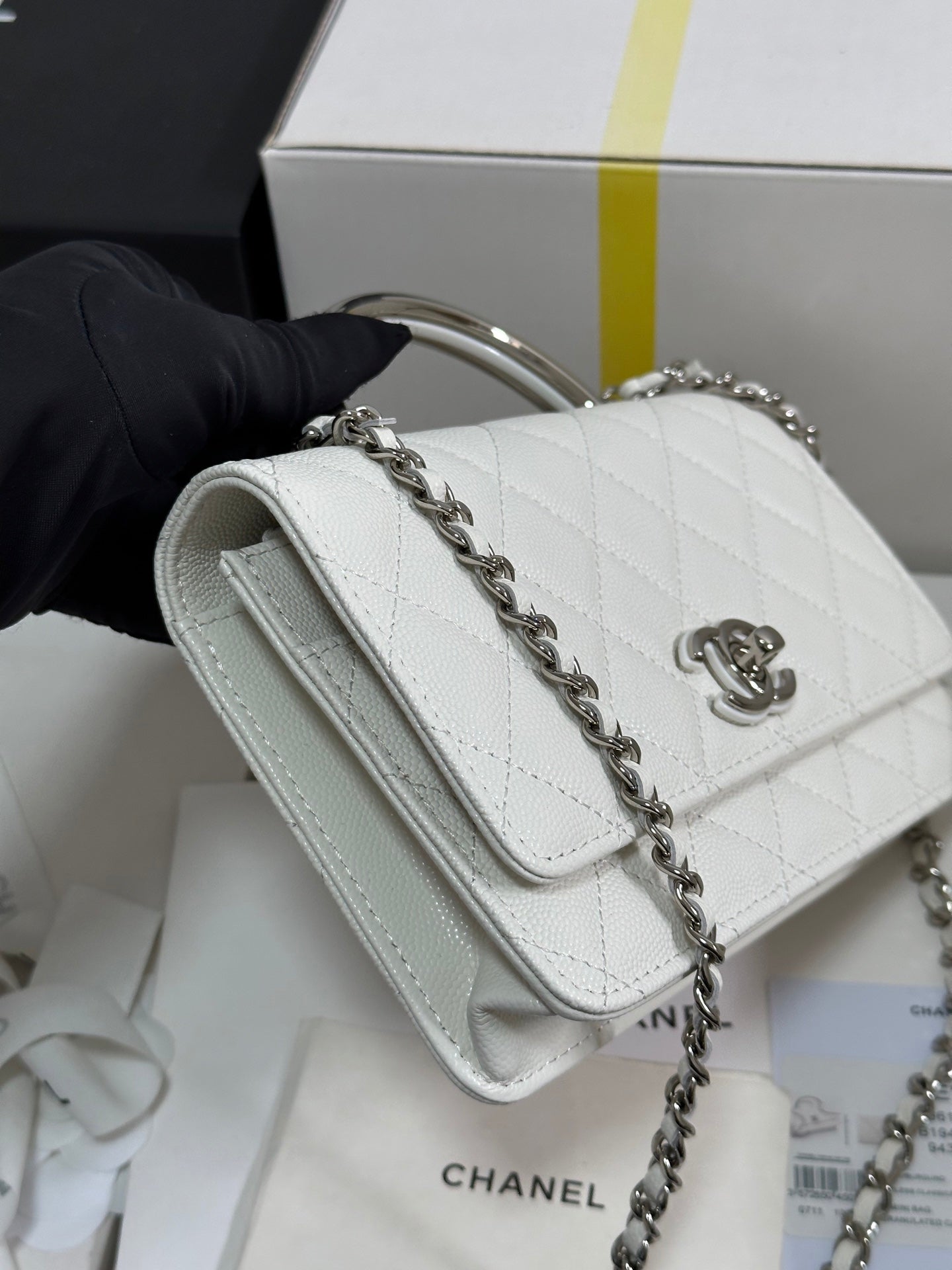 CHANEL FLAP BAG WITH SILVER-TONE HANDLE 19 IN WHITE CAVIAR SKIN
