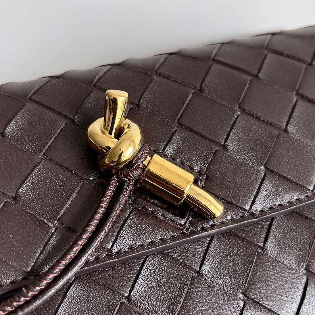 BOTTEGA VENETA ANDIAMO BAG 19 IN FONDANT CALFSKIN