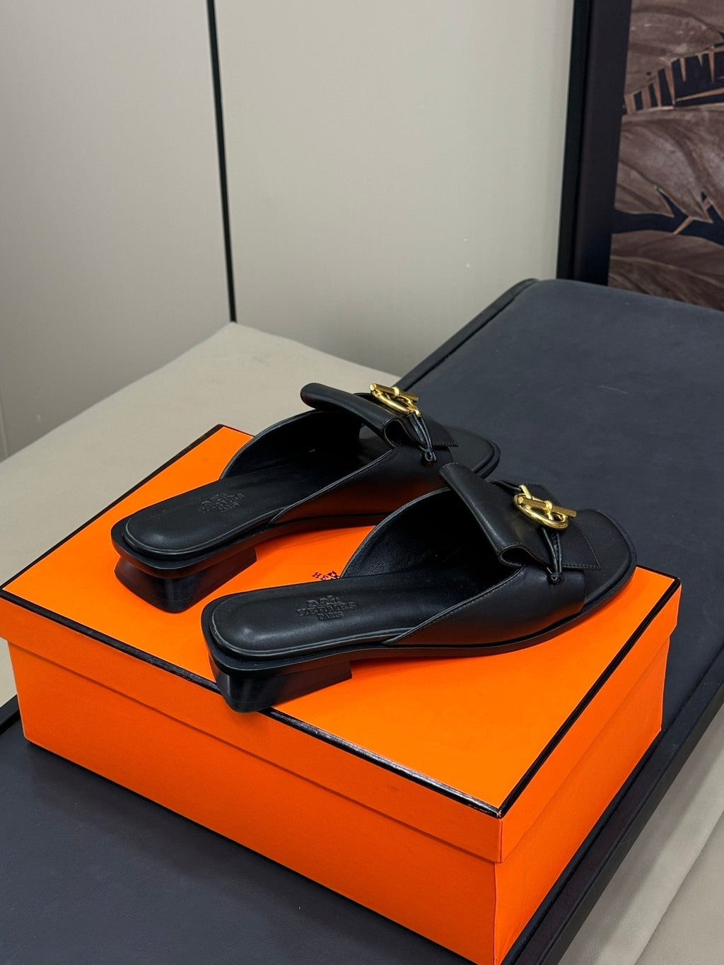 HERMES ISLE SANDAL IN BLACK CALFSKIN