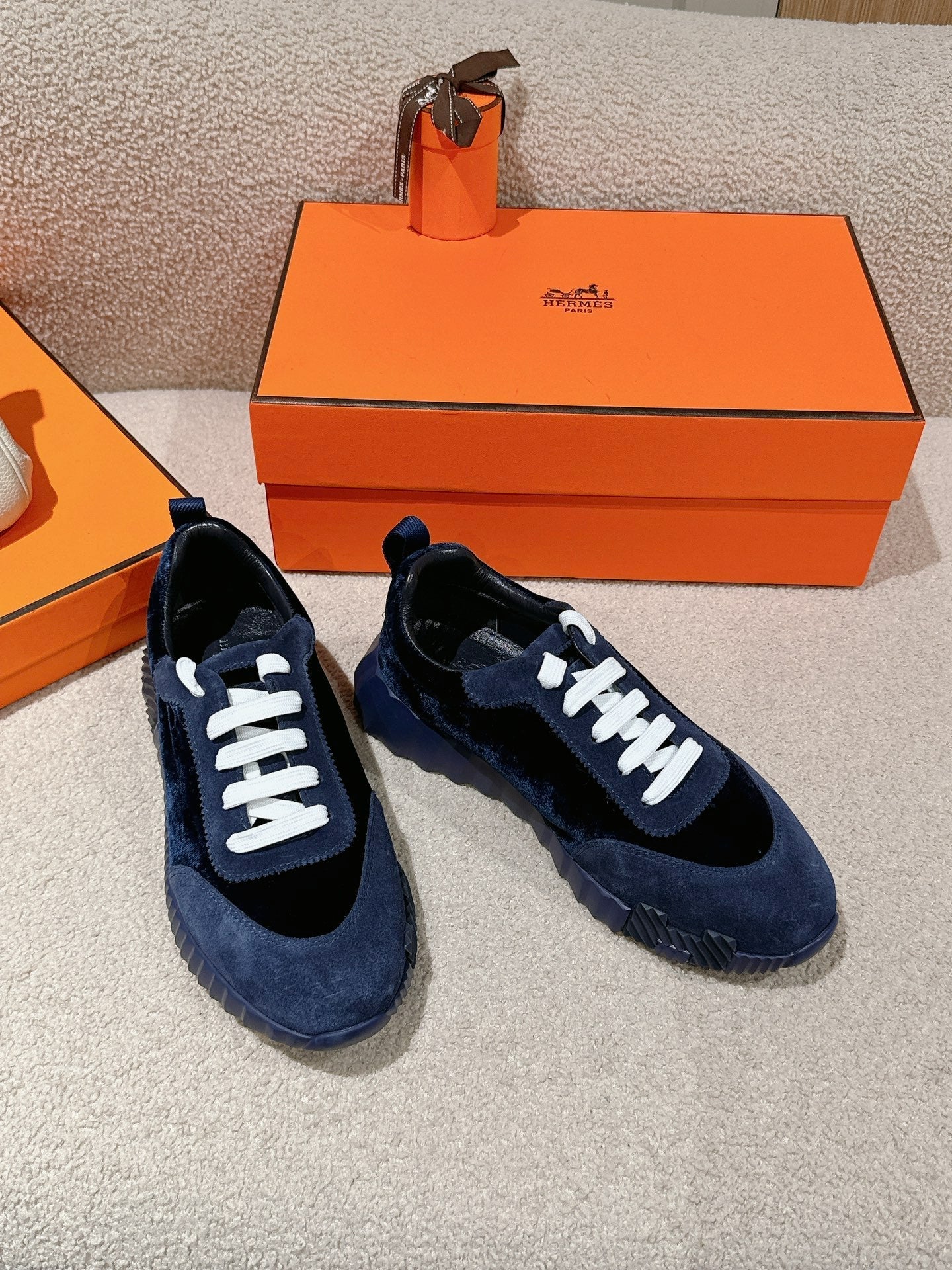 HERMES MAINLAND SNEAKER IN NAVY BLUE SUEDE AND BLACK VELVET