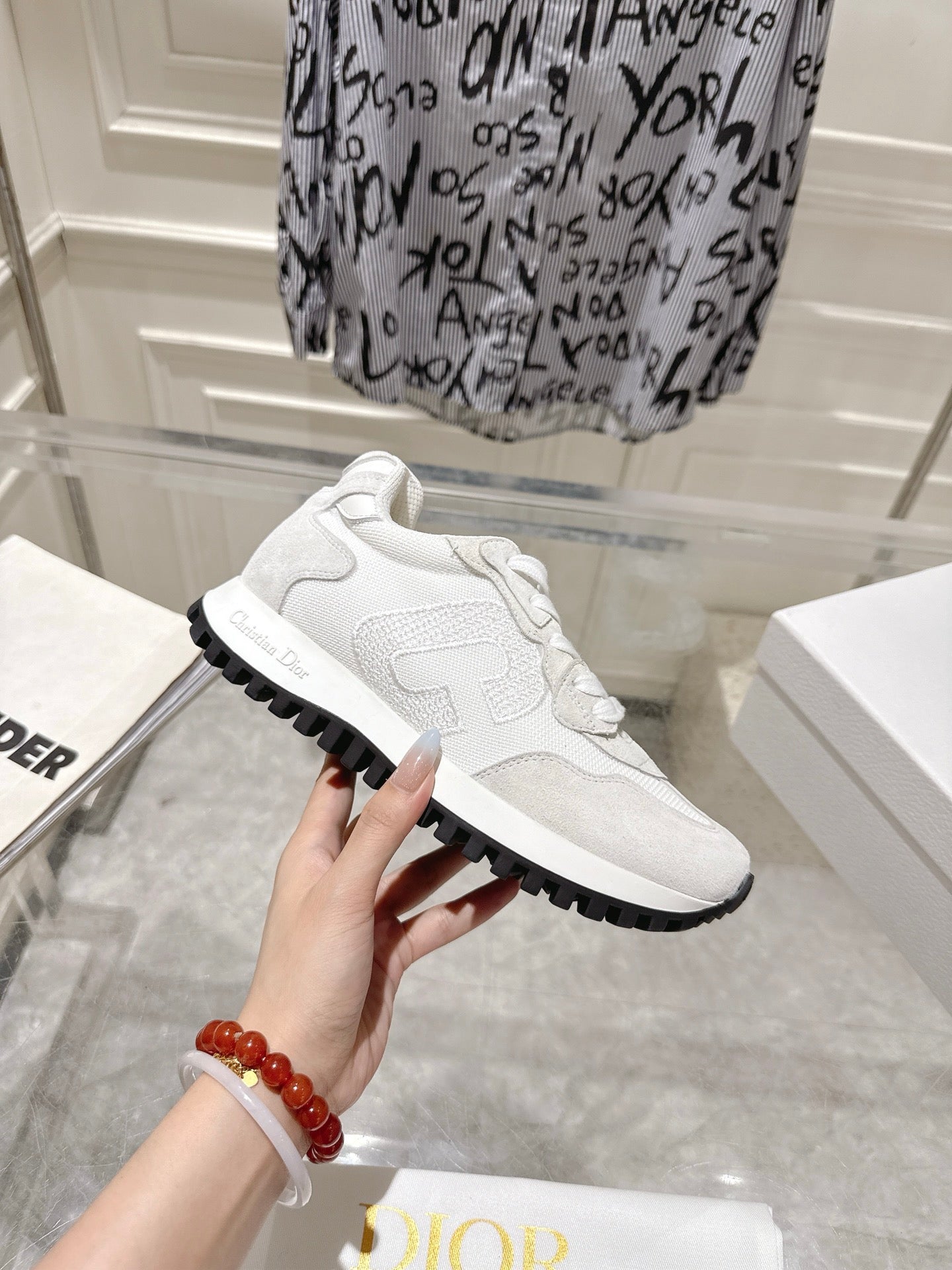 DIOR 25S C'EST  SNEAKER IN WHITE LIGHT GRAY CALFSKIN AND SUEDE