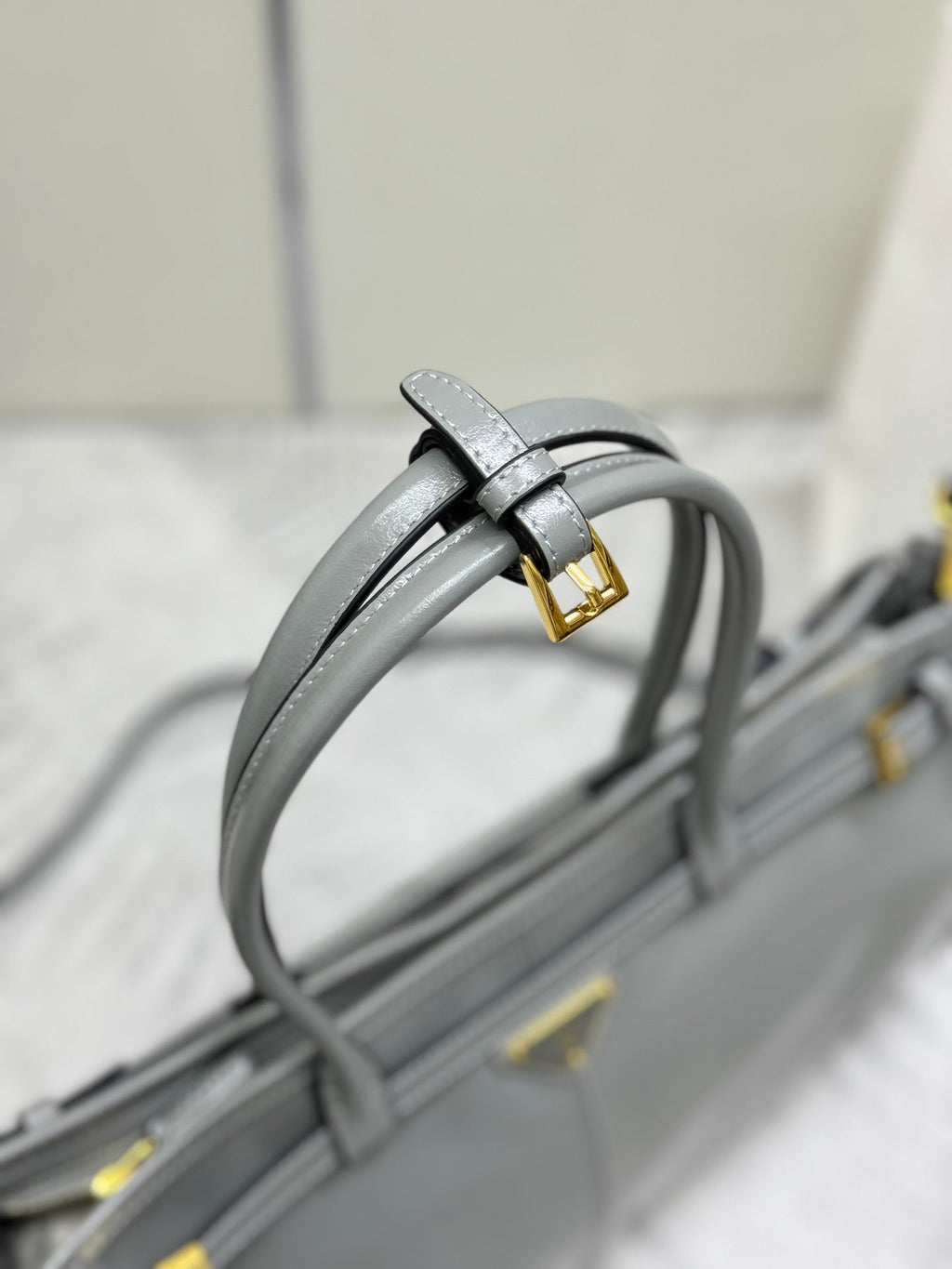 PRADA 25S BONNIE LARGE HANDBAG 38 IN GRAY GLOSSY CALFSKIN GOLD HARDWARE