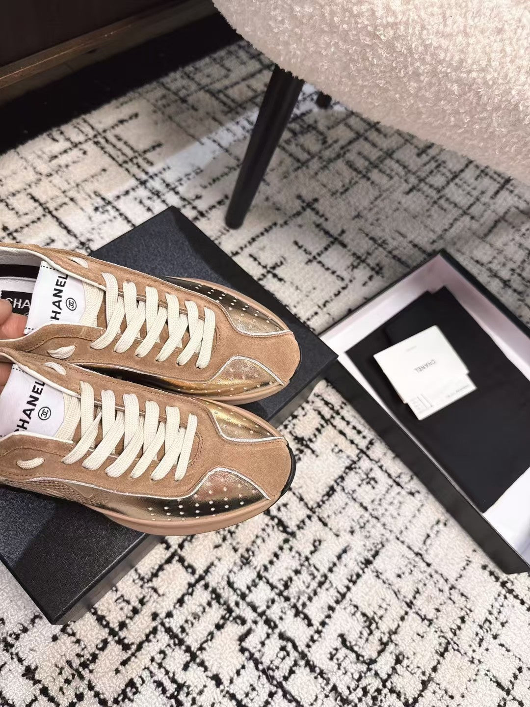 CHANEL CLASSIC SNEAKERS IN PERU BROWN SHEEPSKIN AND SUEDE