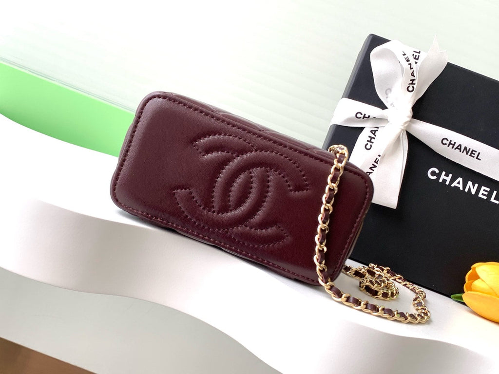 CHANEL SMALL VANITY CASE WITH HANDLE 17 IN WINE RED LAMBSKIN GOLD HARDWARE