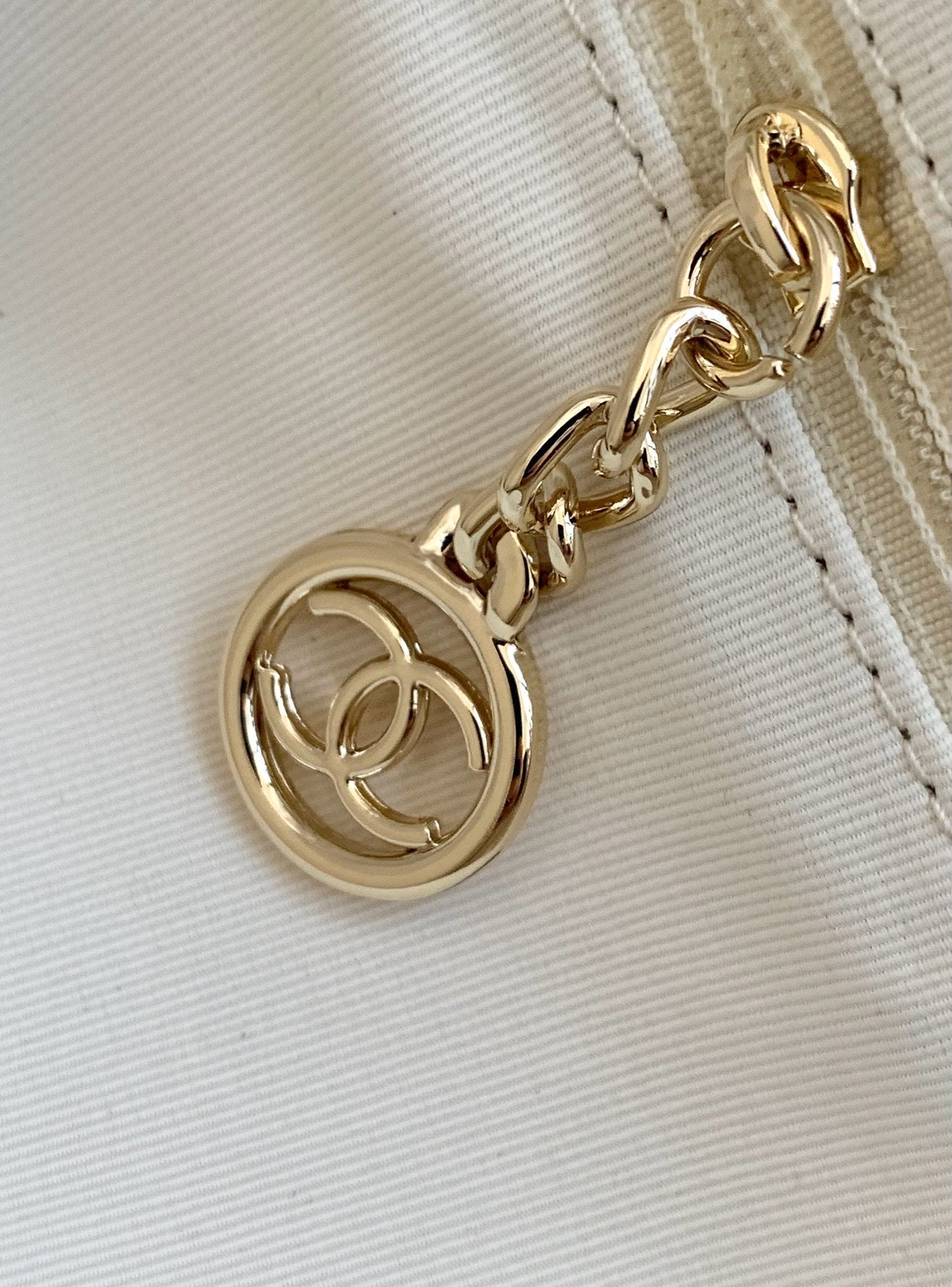 CHANEL SHOPPING BAG 38 IN WHITE BLUE AND YELLOW CANVAS
