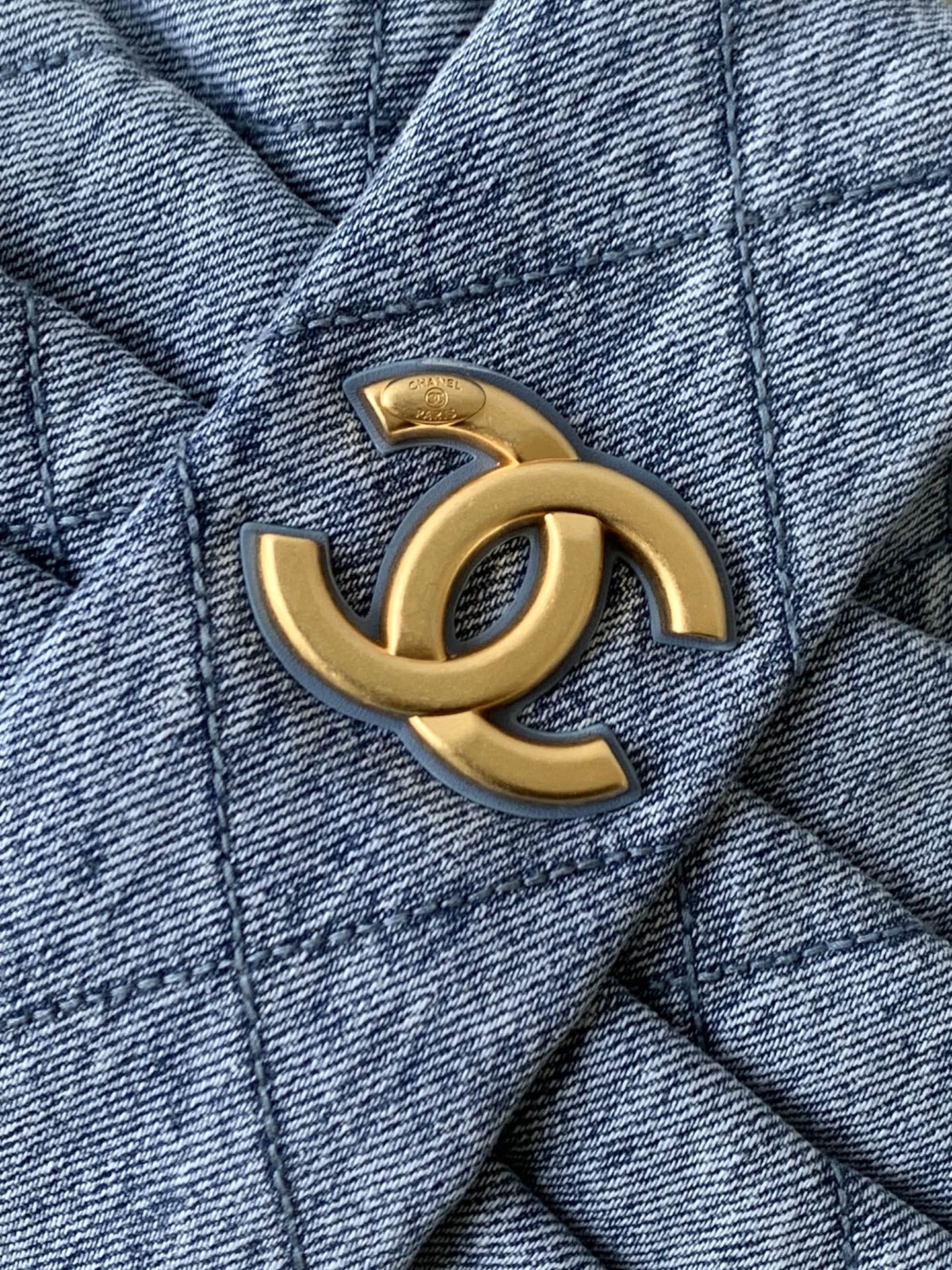 CHANEL 25S MAXI BOW BAG 38 IN BLUE DENIM WITH GOLD HARDWARE