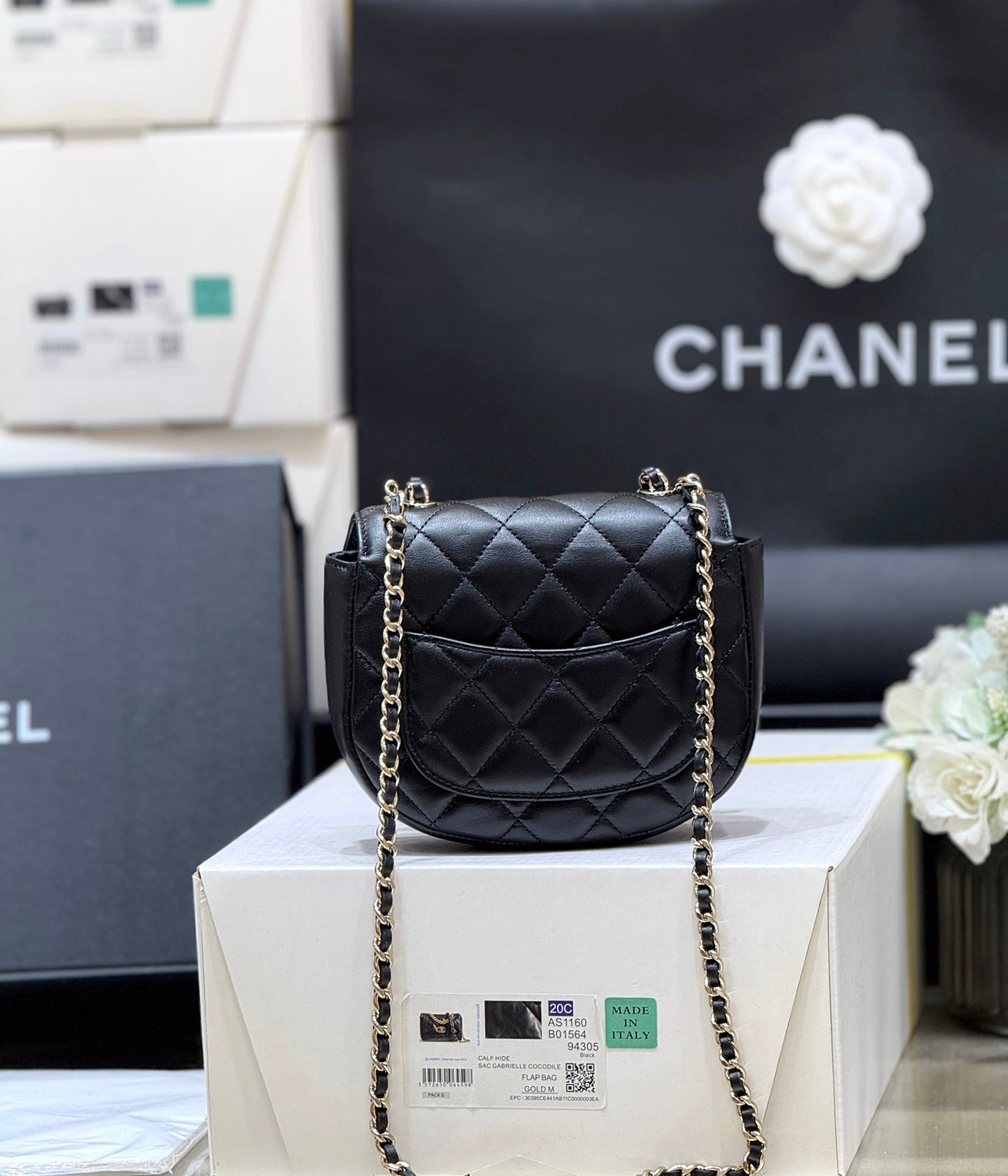 CHANEL QUILTED TOP HANDLE BAG 16 IN BLACK LAMBSKIN GOLD HARDWARE