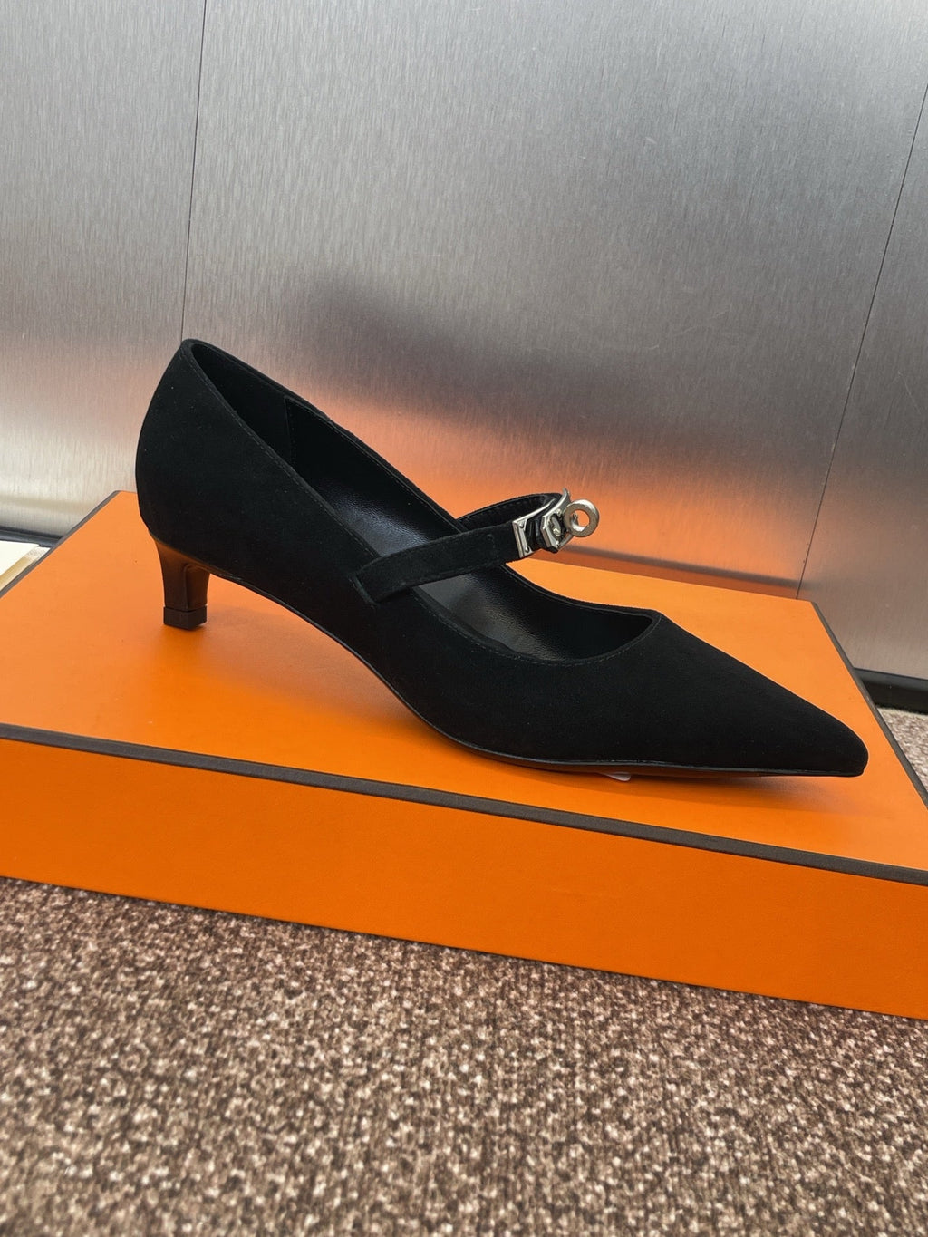HERMES KIARA 40 MM PUMP IN BLACK SUEDE