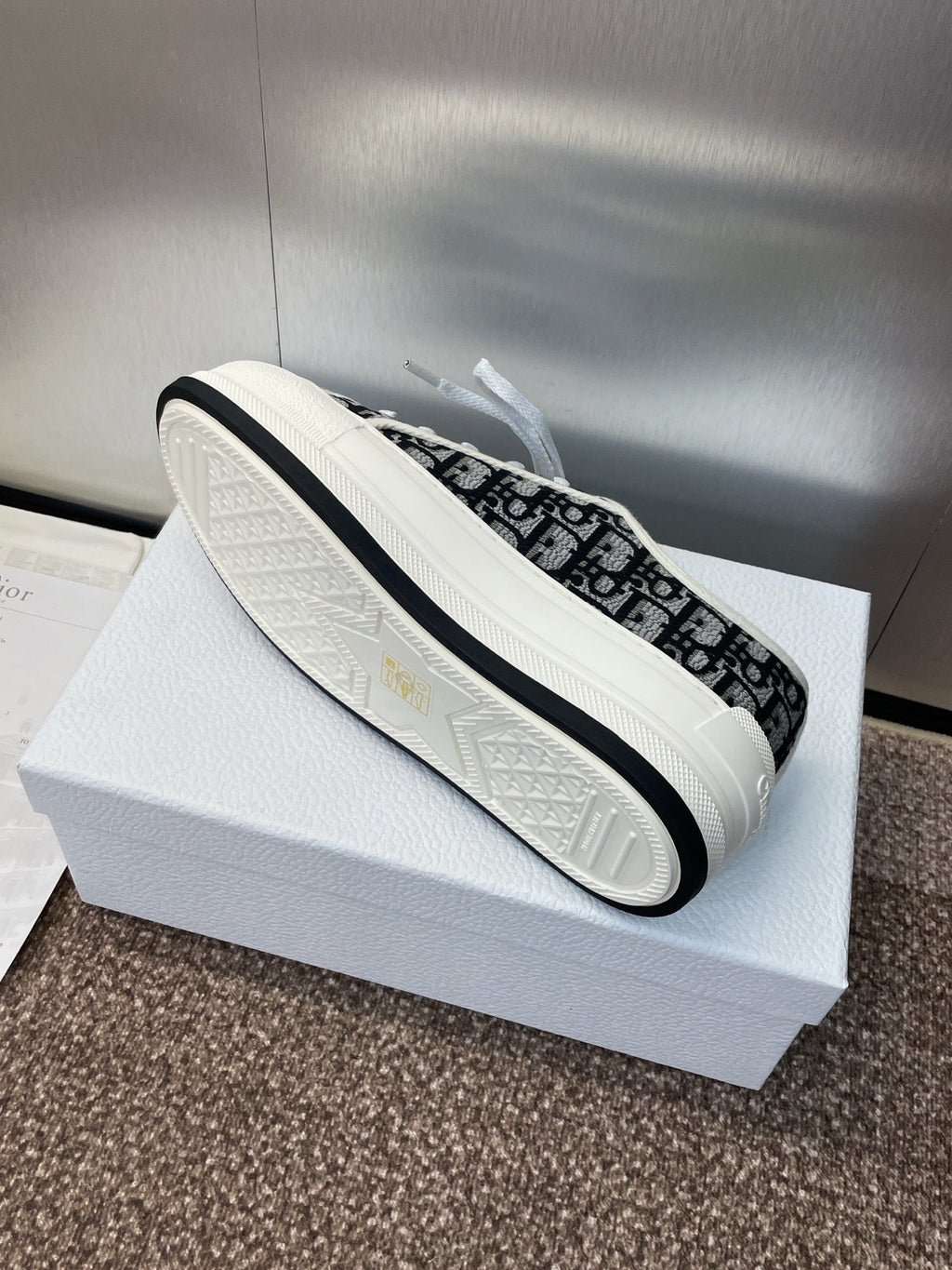 DIOR 25S WALK'N' SNEAKER IN DARK GREY  OBLIQUE EMBROIDERED COTTON