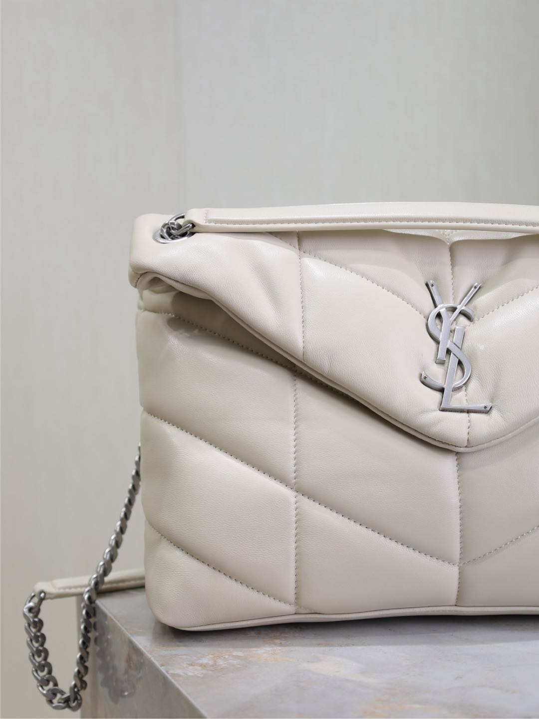 YSL 25S LOULOU PUFFER GM 35 IN SMOKEY TAUPE CALFSKIN SILVER HARDWRE