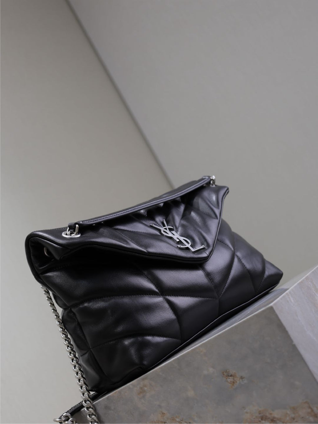 YSL 25S LOULOU PUFFER GM 35 IN BLACK CALFSKIN SILVER HARDWARE
