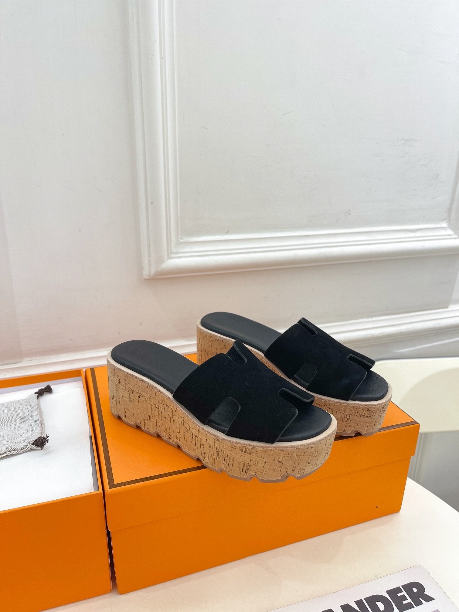 HERMES Eze 30 Sandal Black Suede