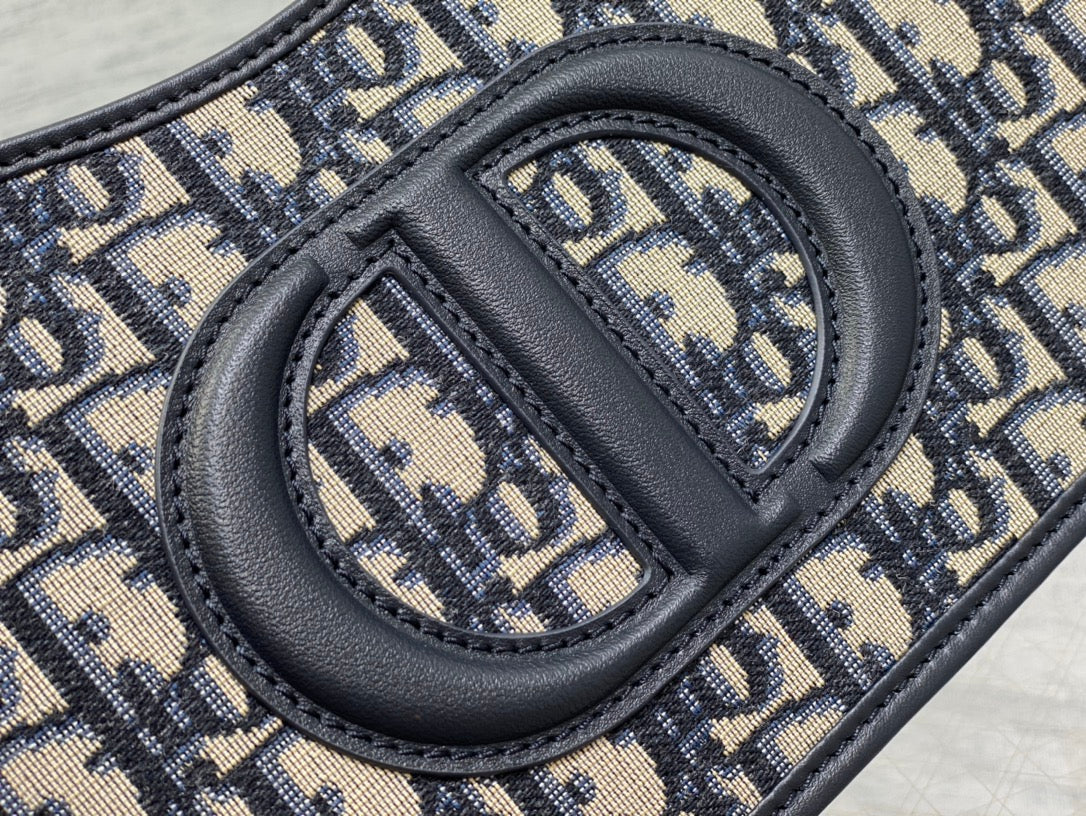 DIOR CD SIGNATURE HOBO 23.5CM BLUE OBLIQUE EMBROIDERY